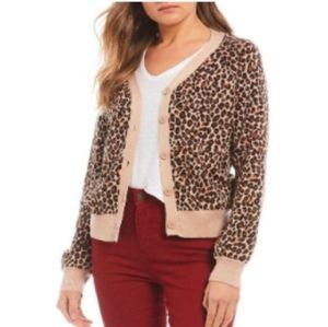 Leopard print sweater / cardigan